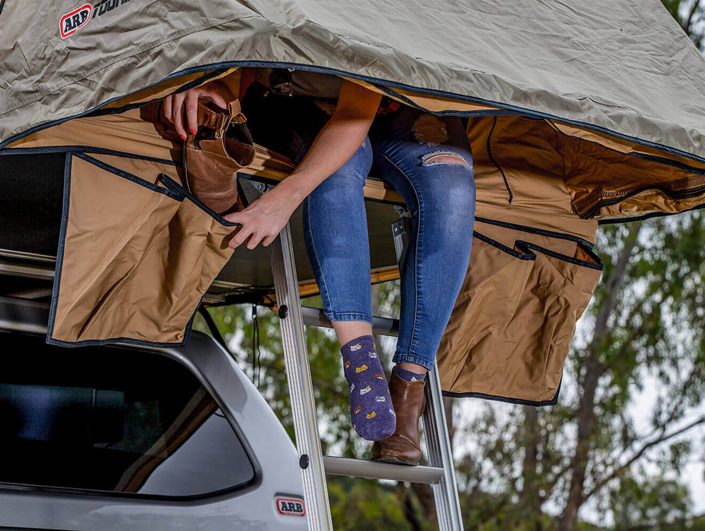 ARB Simpson III Rooftop Tent with Annex