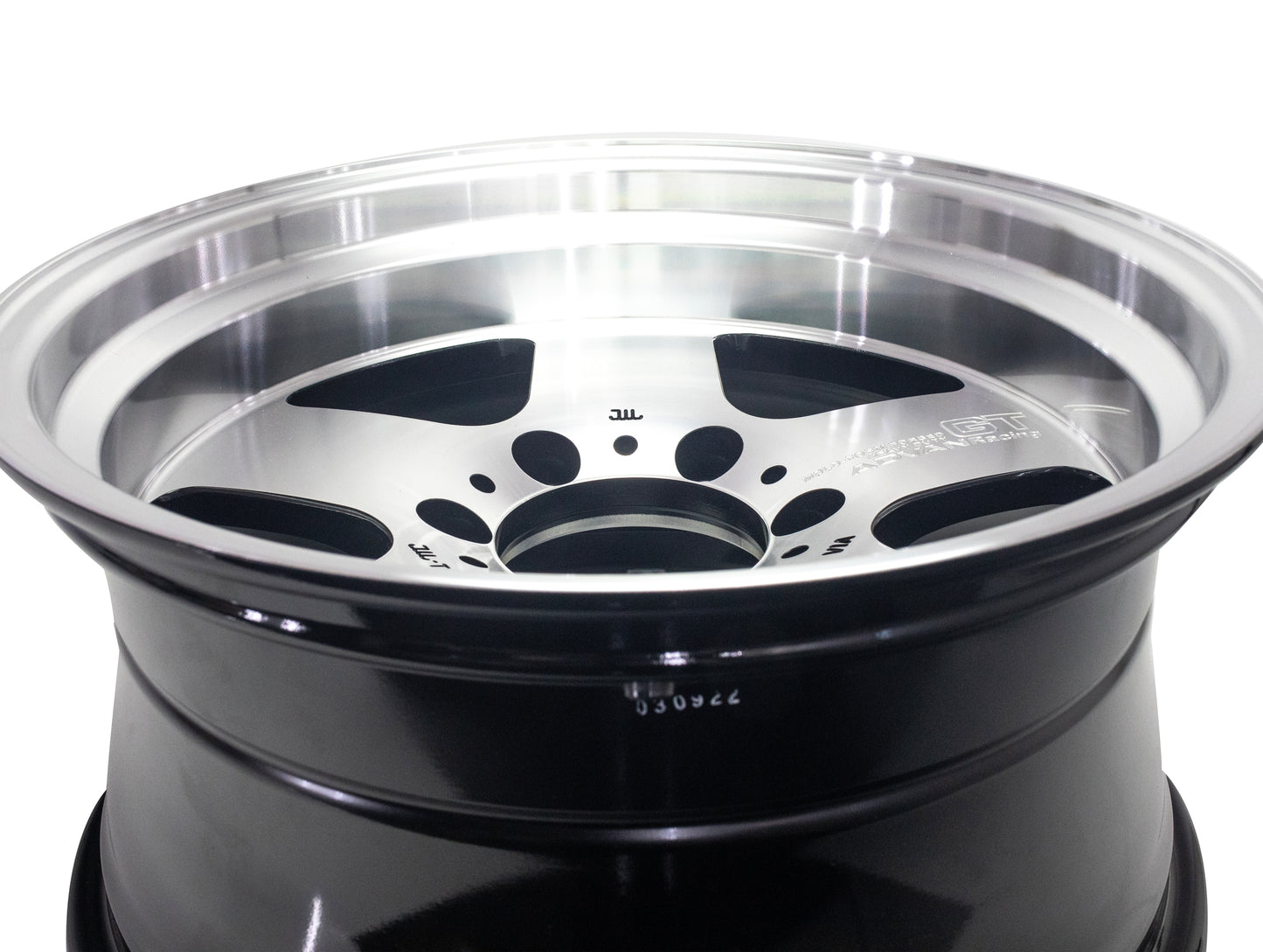 Advan Racing GT Heavy Duty - 17x8.5 / 6x139 / Offset -10