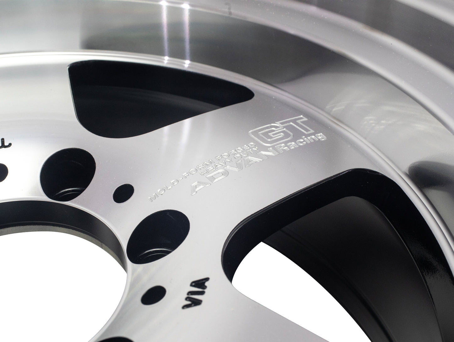 Advan Racing GT Heavy Duty - 17x8.5 / 6x139 / Offset -10