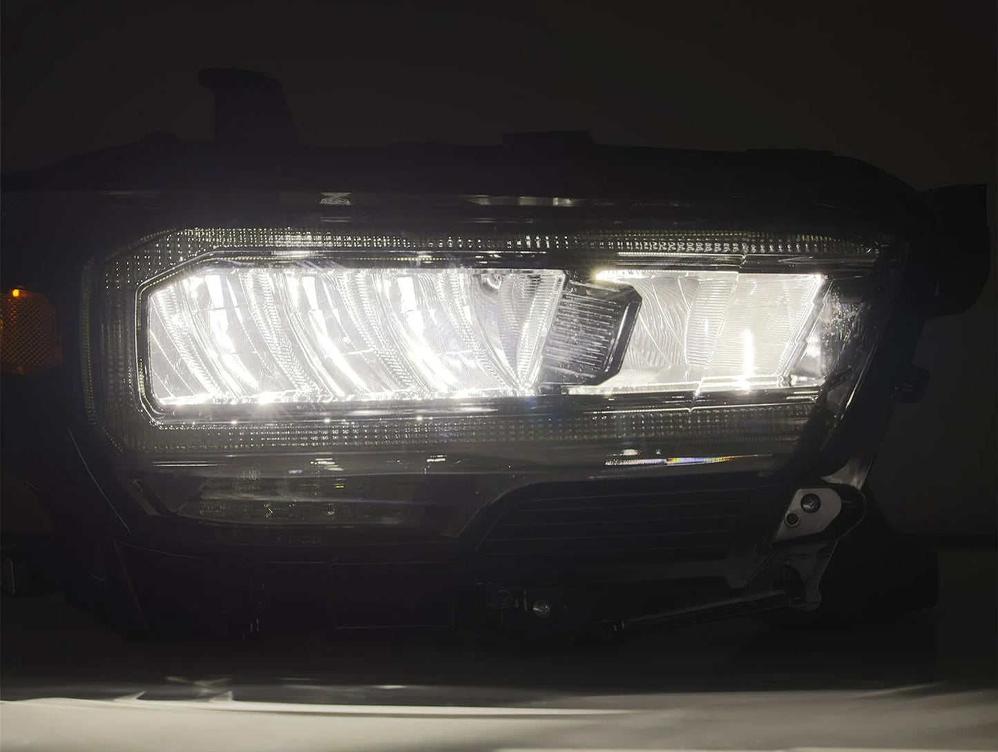 AlphaRex LUXX-Series LED Crystal Headlights - 16-23 Toyota Tacoma