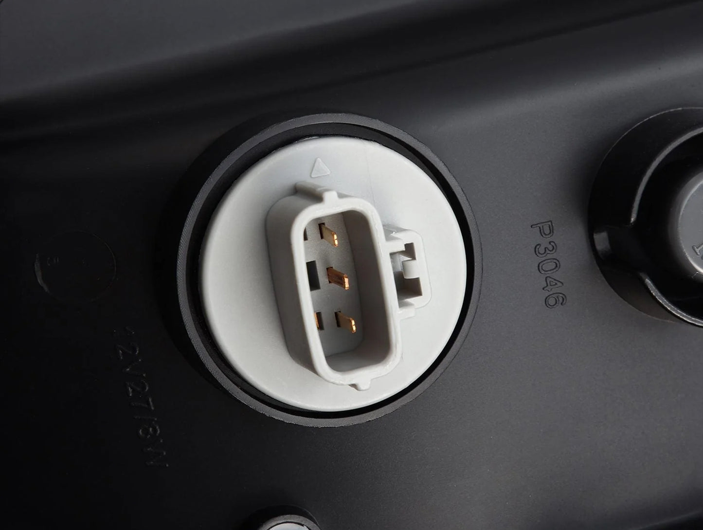 AlphaRex LUXX-Series LED Tail Lights - 14-21 Toyota Tundra