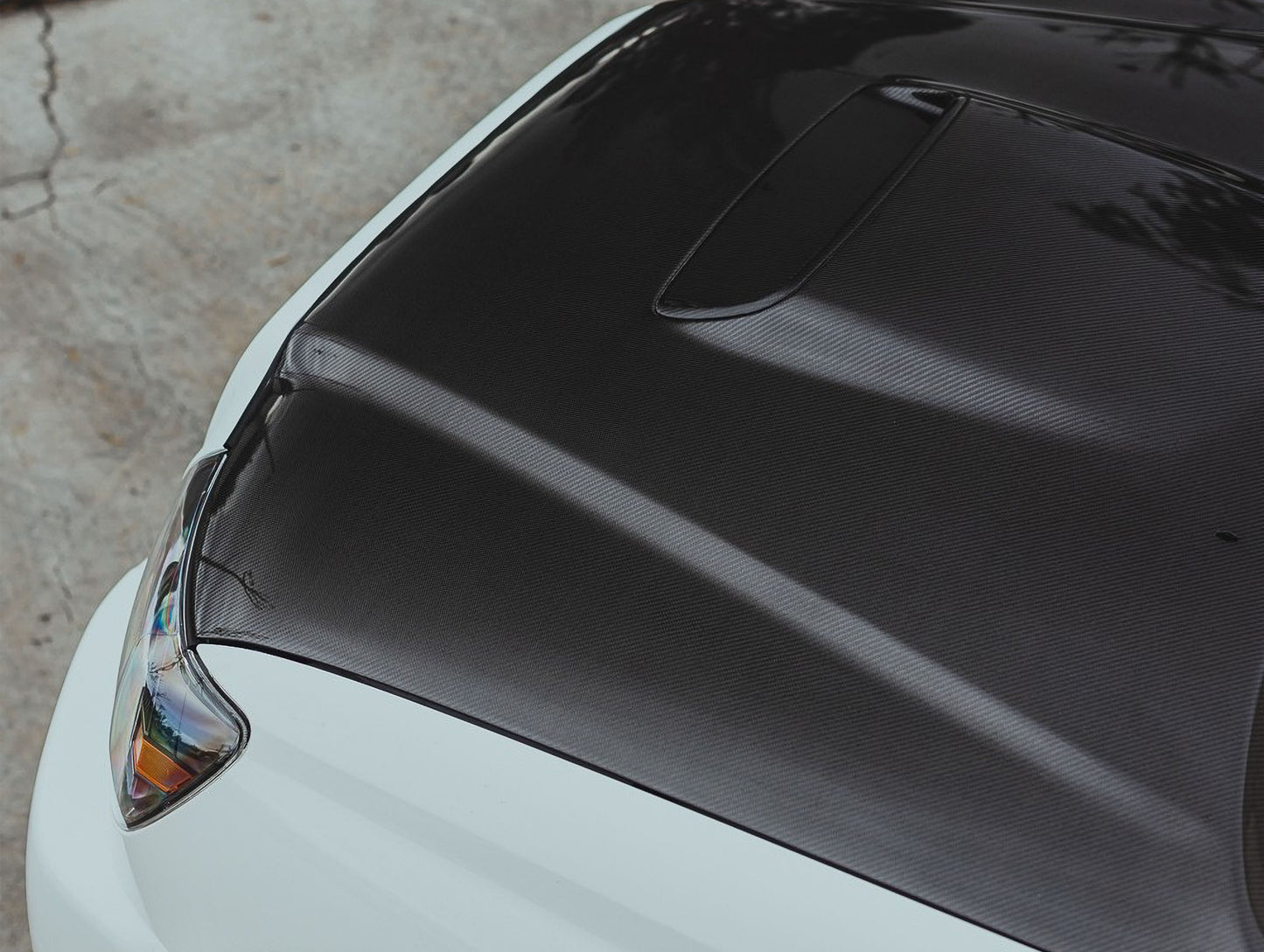 Seibon TR-style Carbon Fiber Hood - 05-11 Toyota Tacoma