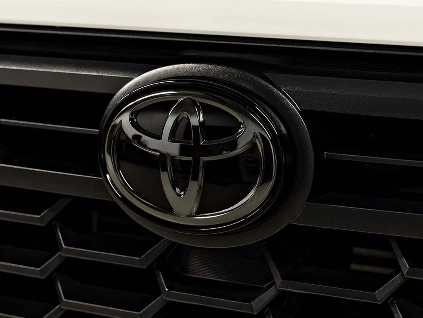 Toyota Illuminated Front Grille Emblem - 24+ Tacoma