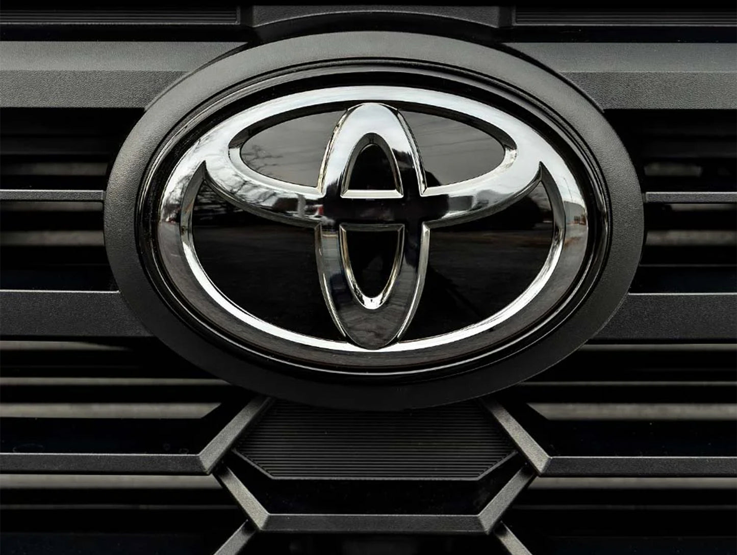 Toyota Illuminated Front Grille Emblem - 24+ Tacoma
