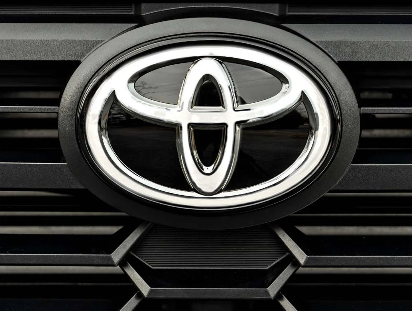Toyota Illuminated Front Grille Emblem - 24+ Tacoma